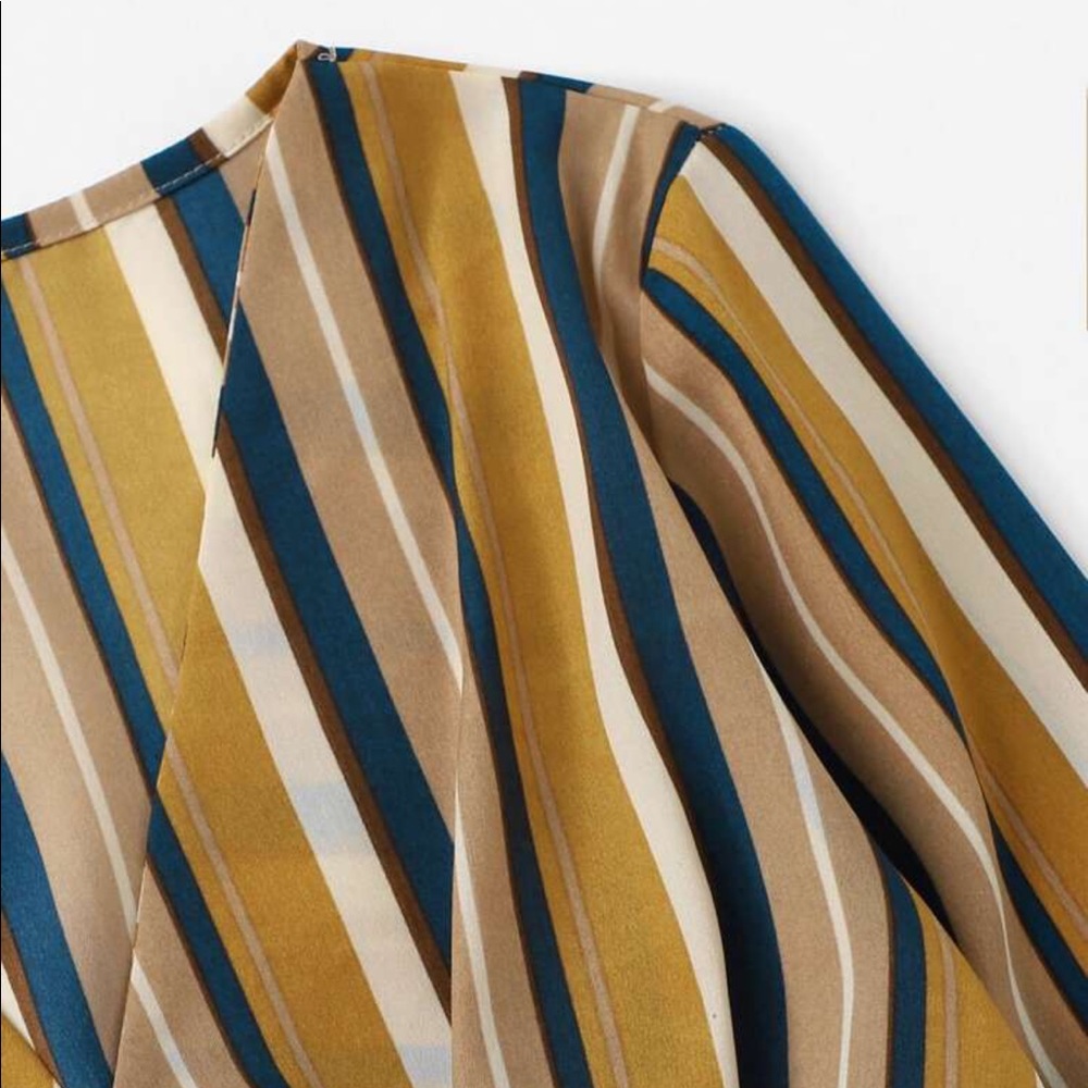 Striped Crop Top - Picture 5 of 6